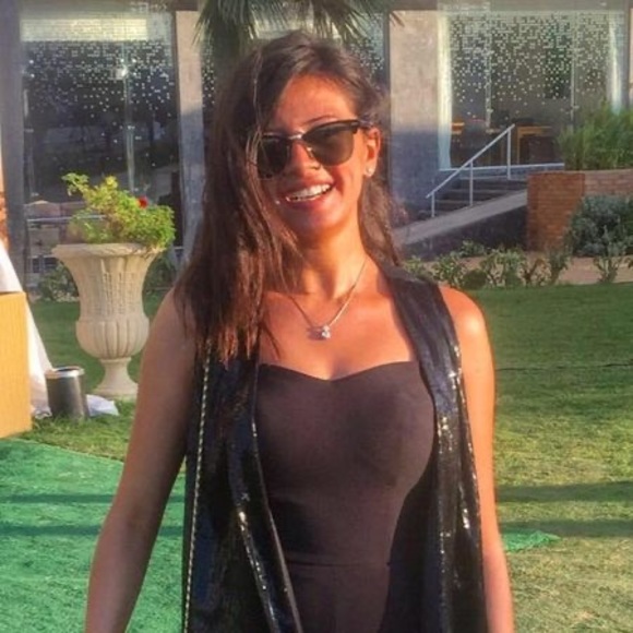 Meet your Posher, Sandra - Picture 1 of 1